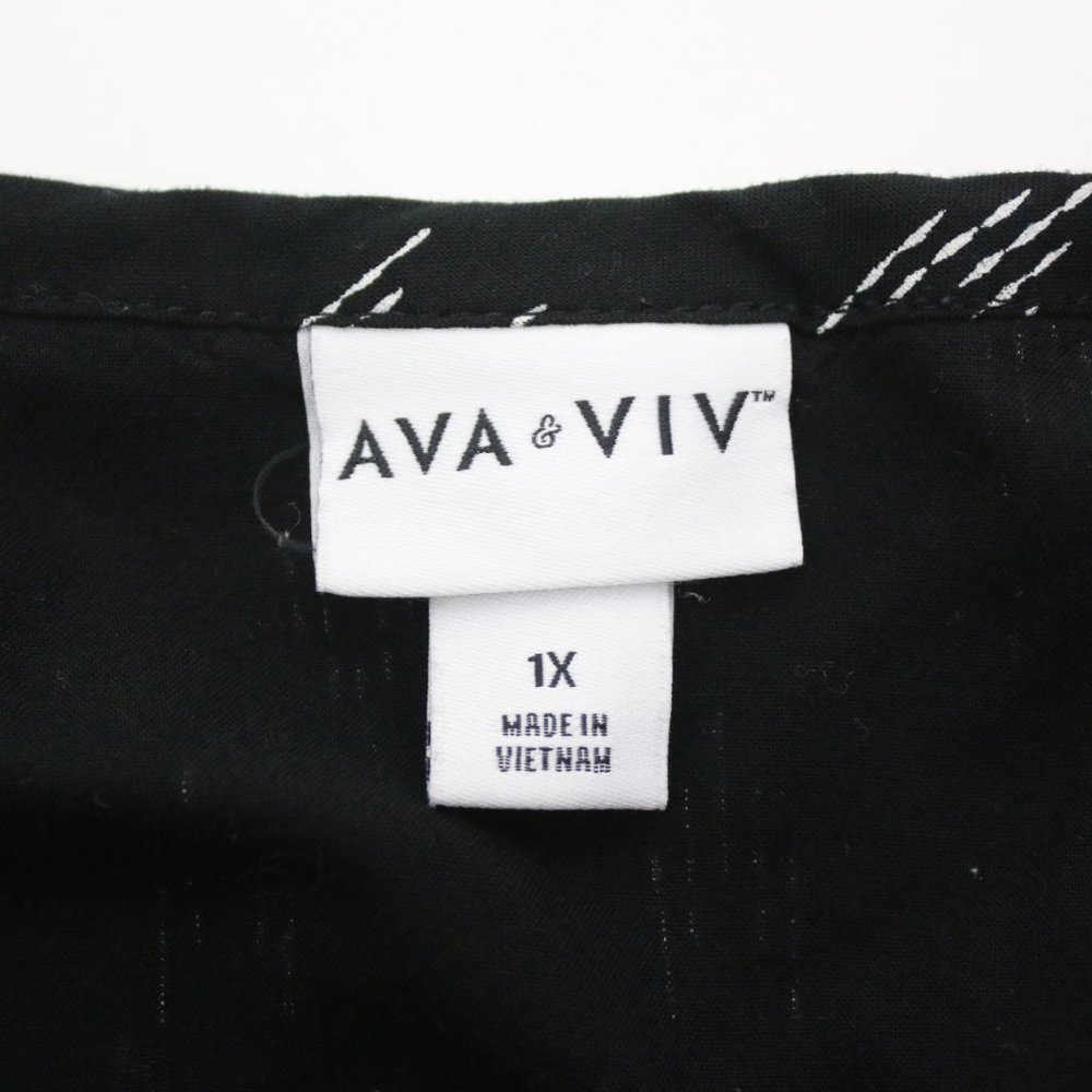Ava & Viv Womens 1X Arrow Flare Sleeve Top - Picture 4 of 4